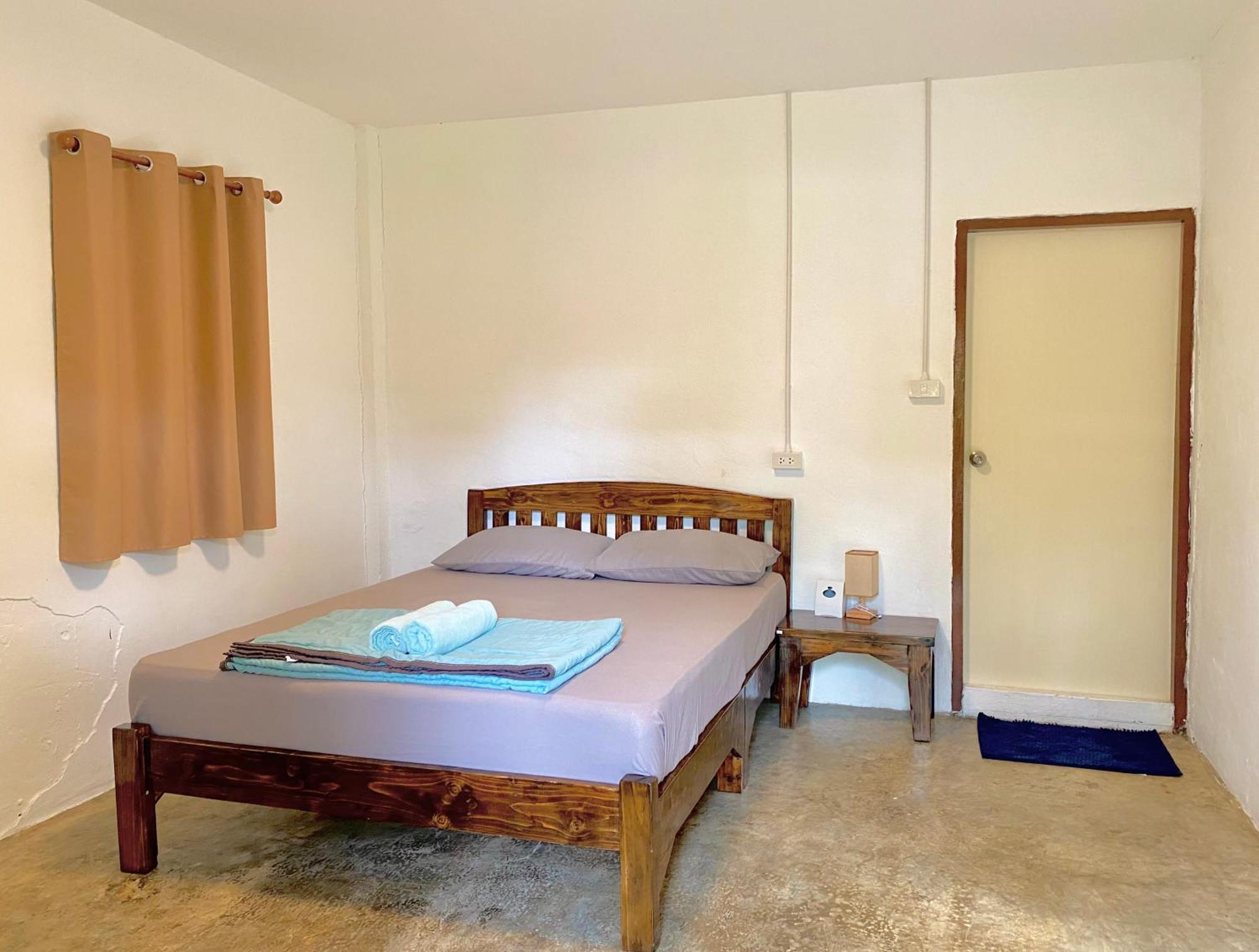 Misfits Hostel Pai Bagian luar foto