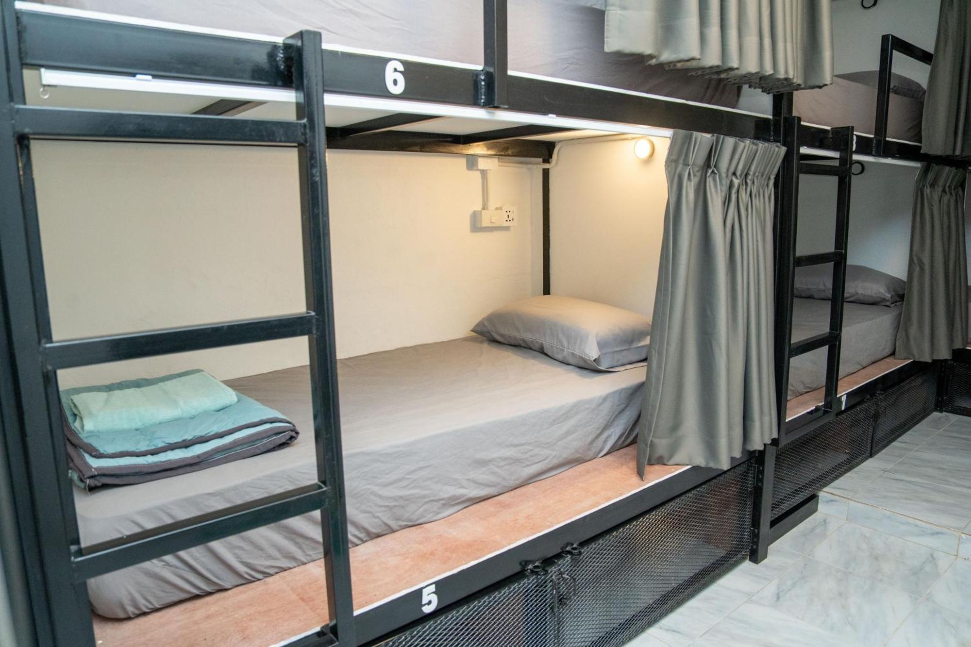 Misfits Hostel Pai Bagian luar foto